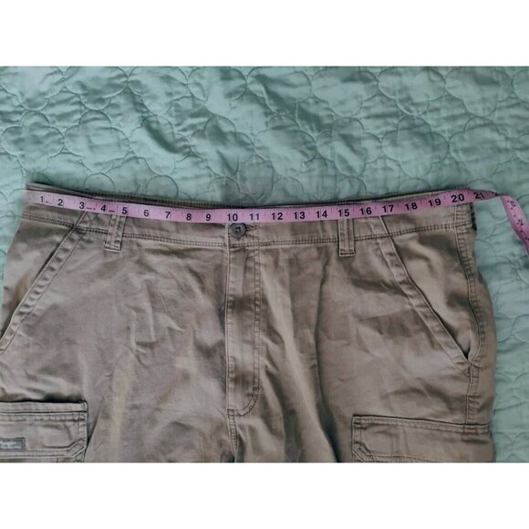 Wrangler Men's Beige Relaxed Fit Cargo Shorts 41x9.5 - Picture 8 of 9
